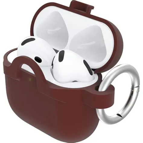 Coque en silicone marron pour AirPods Pro avec mousqueton argenté - Boutique Celine Phone